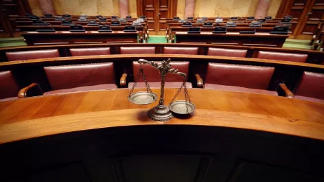 Warring telcos set court date