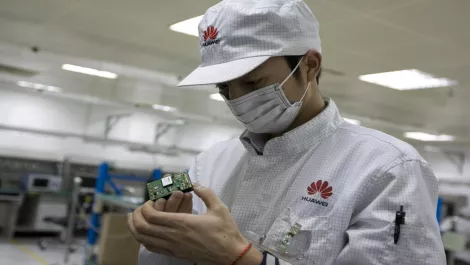 Labour demands Govt inquiry over Huawei handling