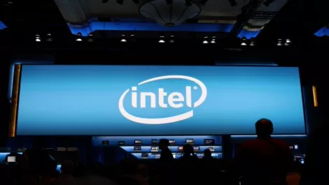 Struggling PC sales hit Intel takings