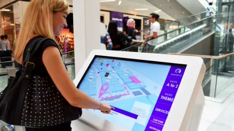 BroadSign and ViaDirect partner for DOOH wayfinding