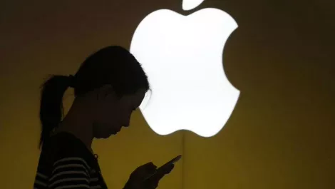 Apple recalls NZ wall chargers over electric shock risk