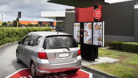 Kiwi company to debut new extreme weather digital signage option