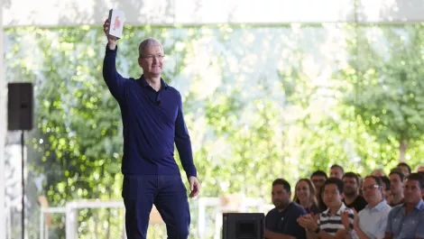 Apple celebrates its 1 billionth iPhone sale
