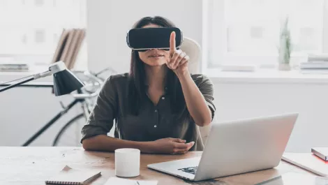 Apple pauses world dominance to patent AR technology