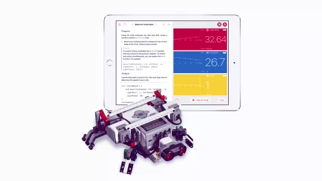 Robots can be programmed in the playground with Swift