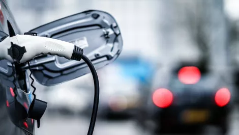 Electric car infrastructure needs to be a high priority