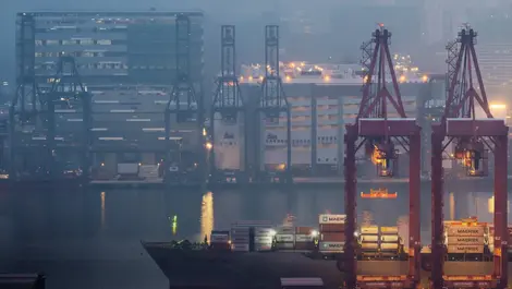 Tariff risk pushes firms towards faster freight modes